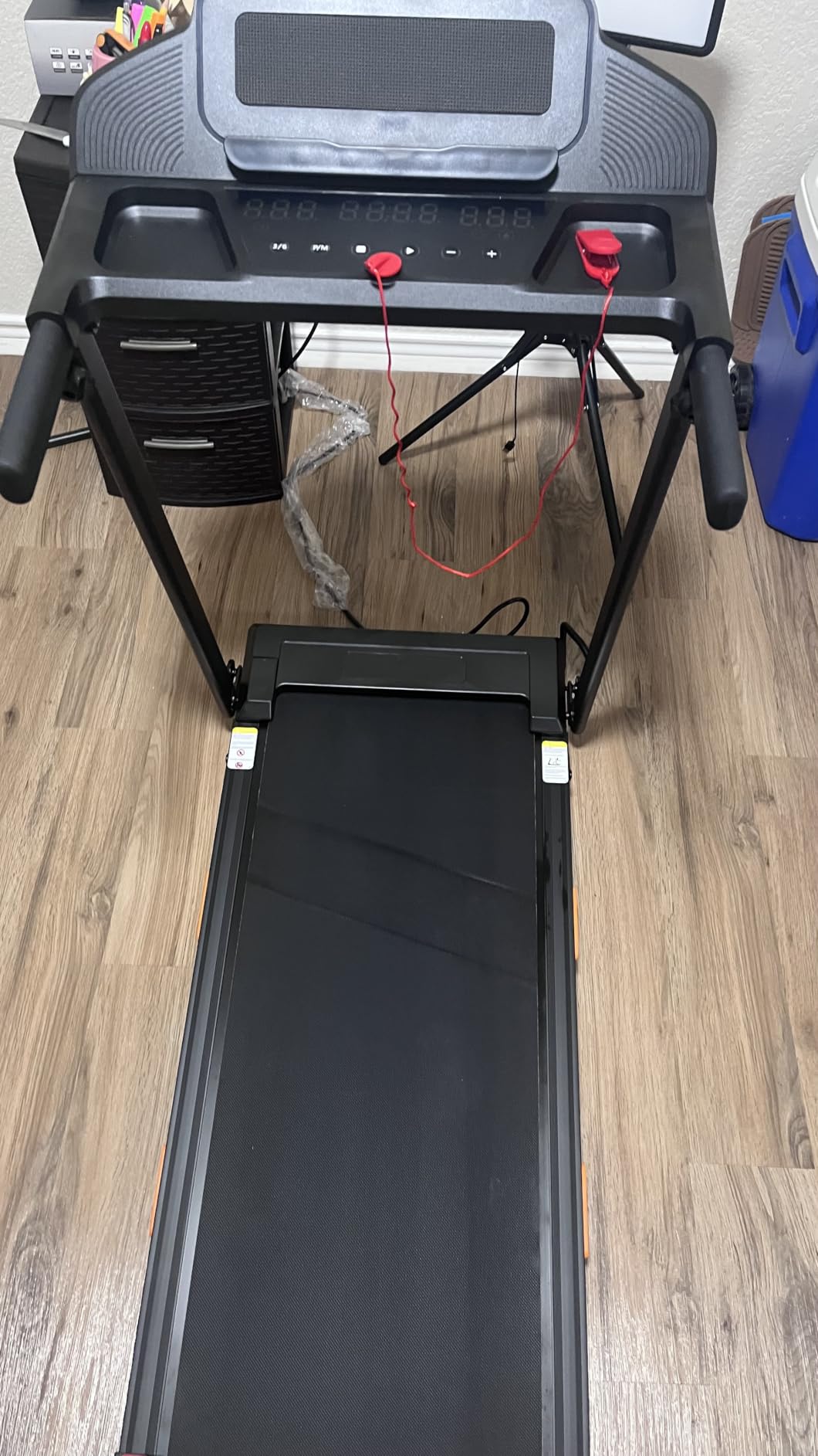 CURSOR FITNESS 16% Incline Treadmills for Home with 3 LED Displays customer photo 2