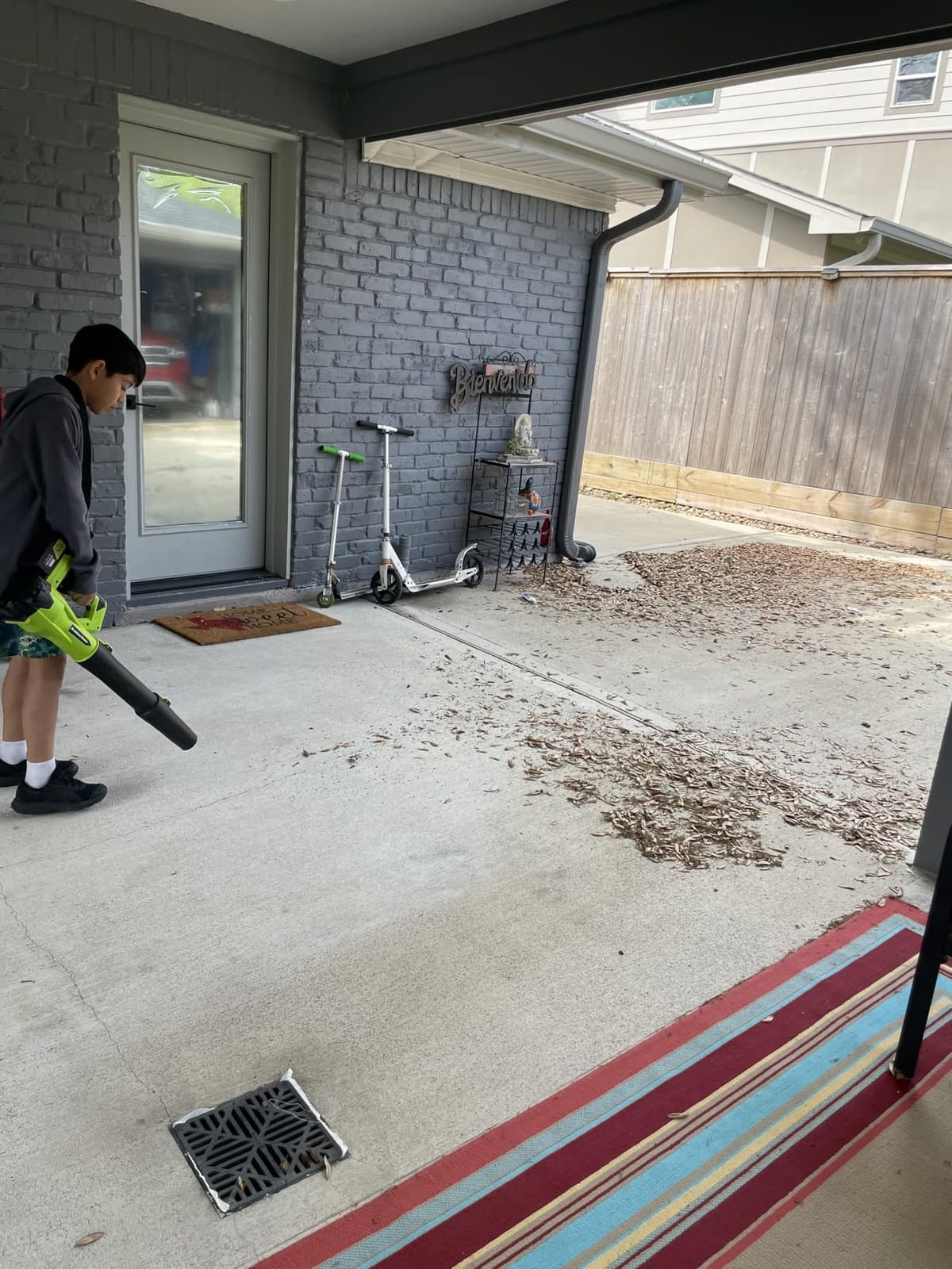 Leaf Blower Cordless 650CFM with 2x4.0Ah Battery Powered and Fast Charger customer photo 1