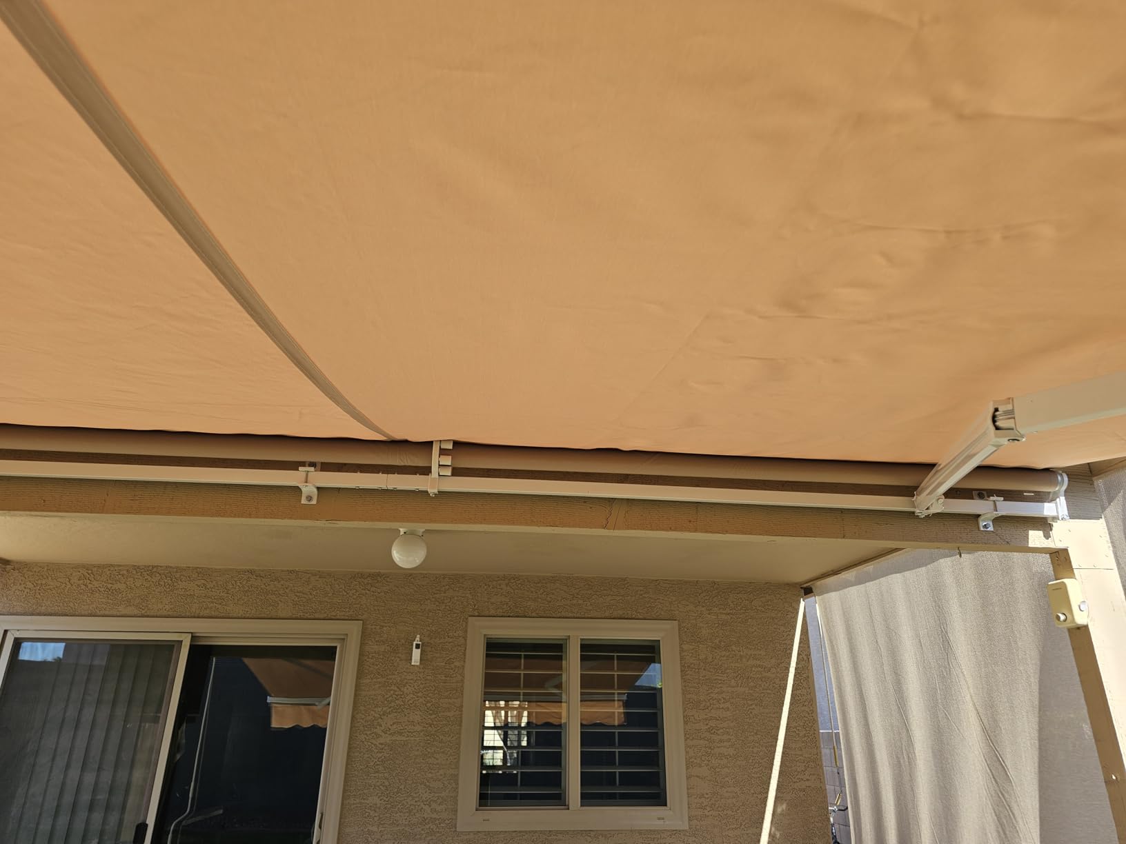 VEVOR Electric Retractable Awning, 14.1' x 9.8' Motorized Patio Awning customer photo 1