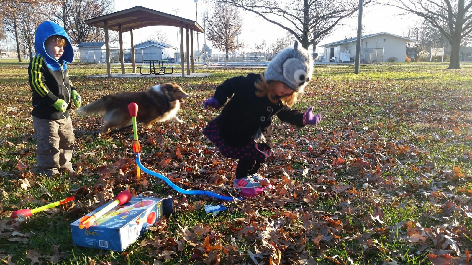 Stomp Rocket Ultra, High-Flying Rocket Launcher for Kids, 4 Rockets customer photo 2