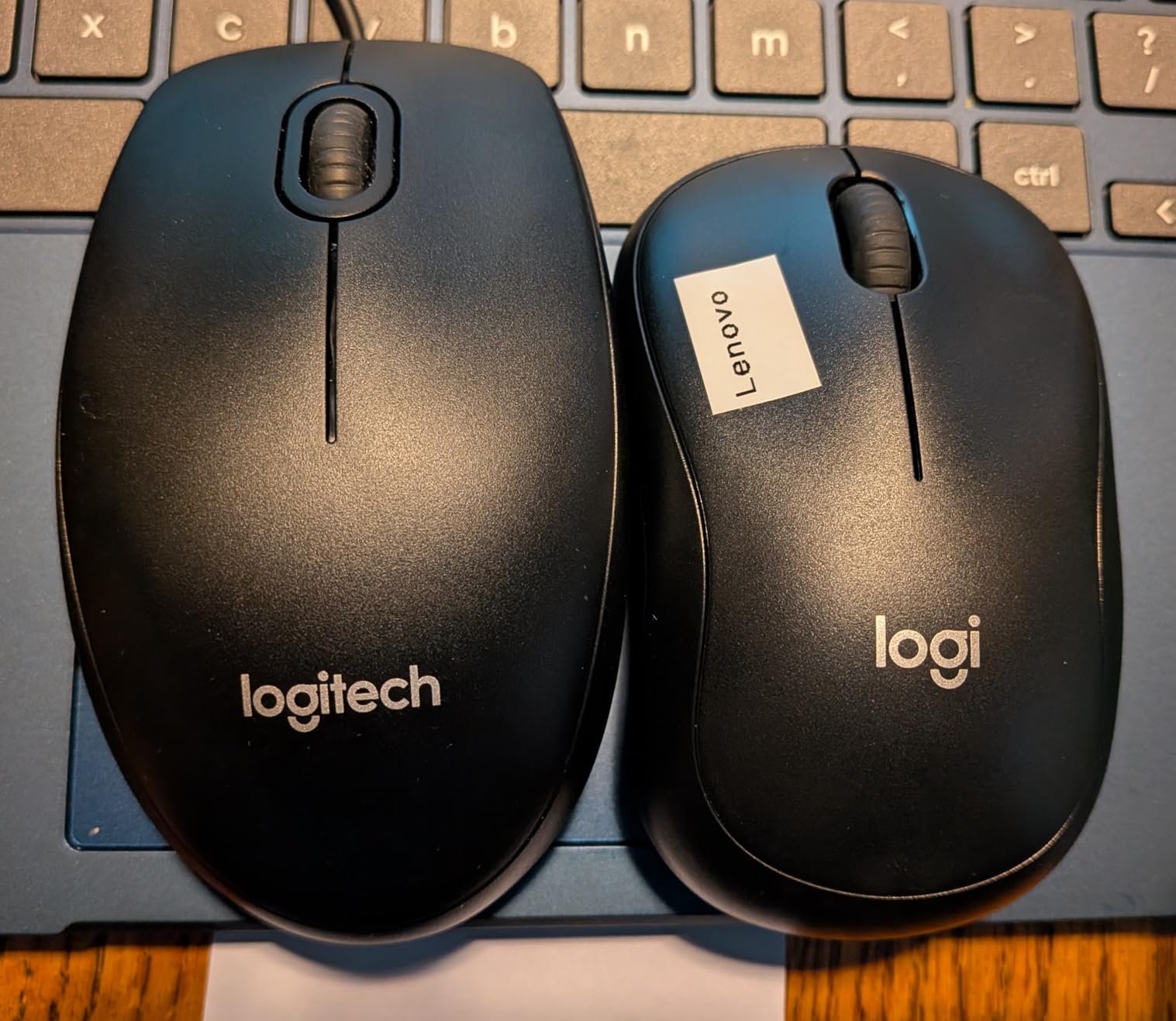 Logitech M185 Compact Ambidextrous 2.4 GHz Wireless Mouse - Swift Grey customer photo 2
