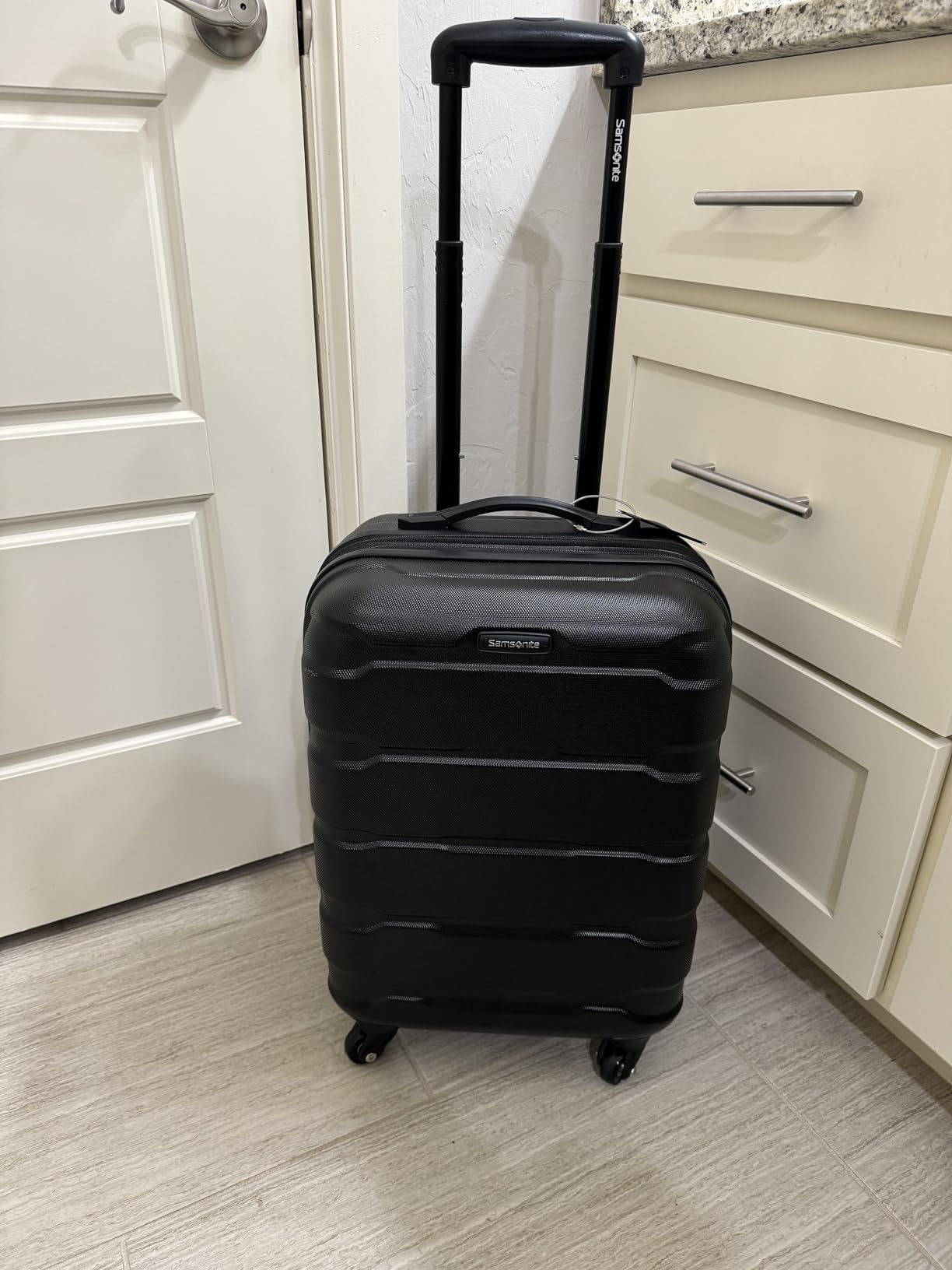Samsonite Omni PC Hardside Expandable Luggage with Spinner Wheels, Black, 3-Piece Set (20/24/28) customer photo 1