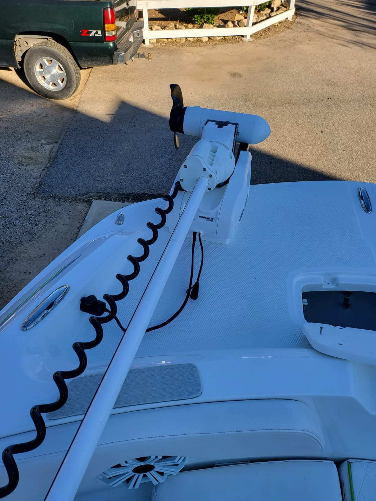 Minn Kota 1854054 RTA-54 Riptide Electric Steer Trolling Motor Composite Quick Release Bracket, Black customer photo 1