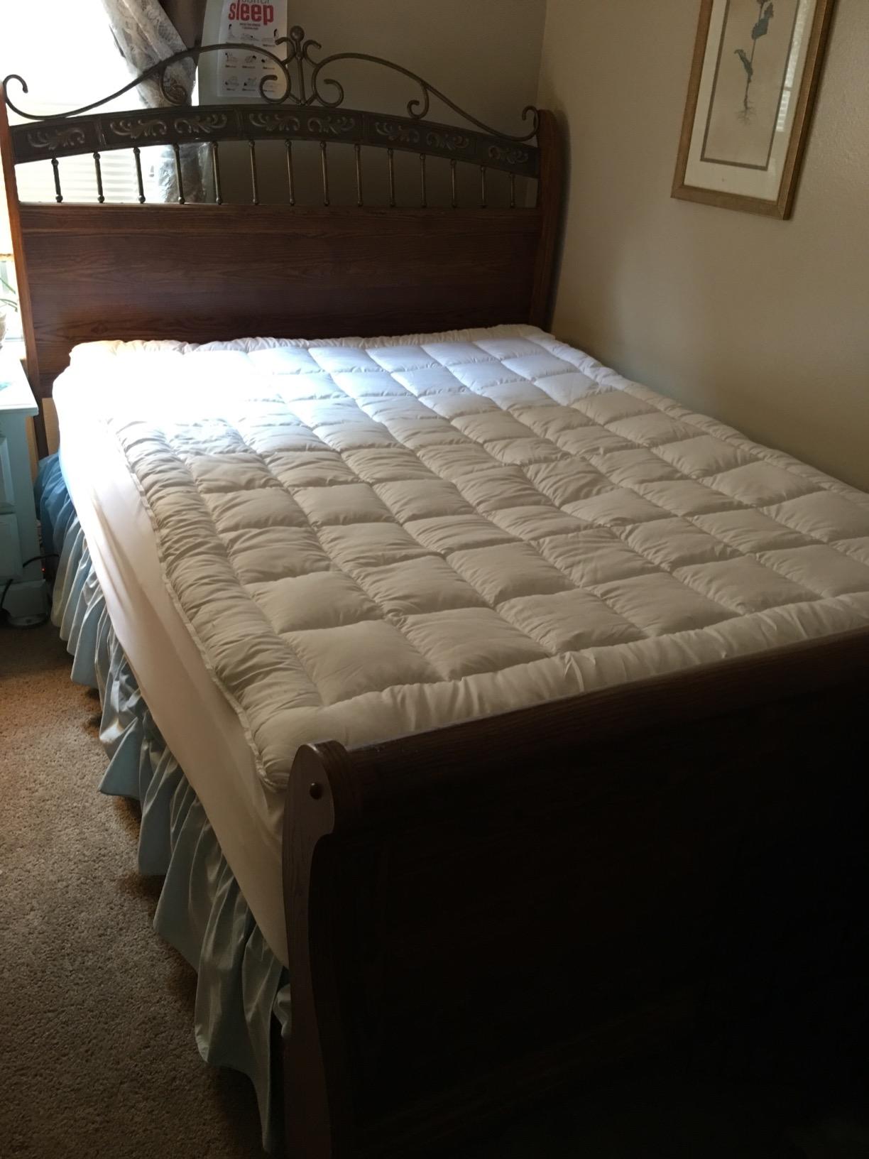 Queen Mattress Pad Cover Cooling Mattress Topper Pillow Top with Down Alternative Fill (8-21” Fitted Deep Pocket Queen Size) White customer photo 2