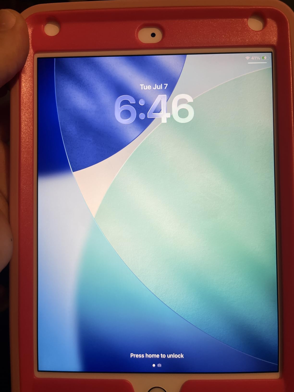Apple iPad mini 5th Gen Renewed customer photo 1