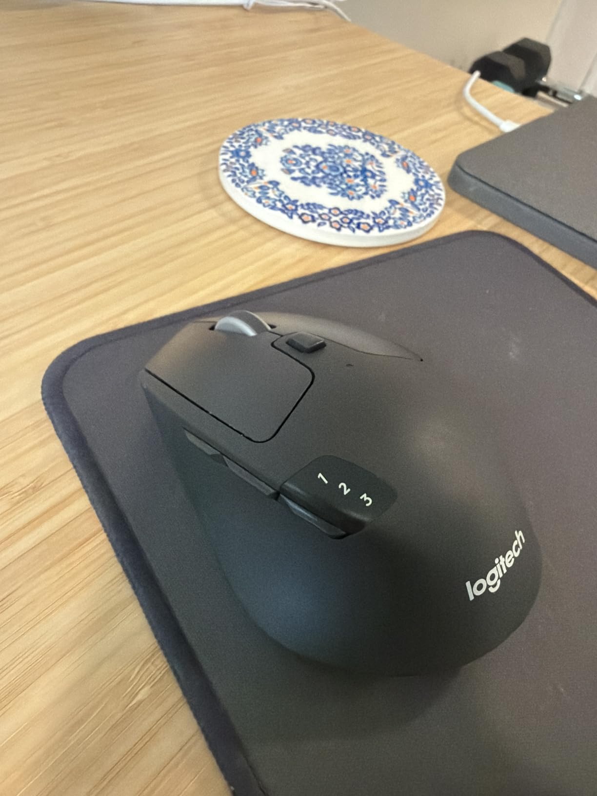 Logitech M720 Triathalon Full Size Multi-Device Wireless Mouse - Black customer photo 2