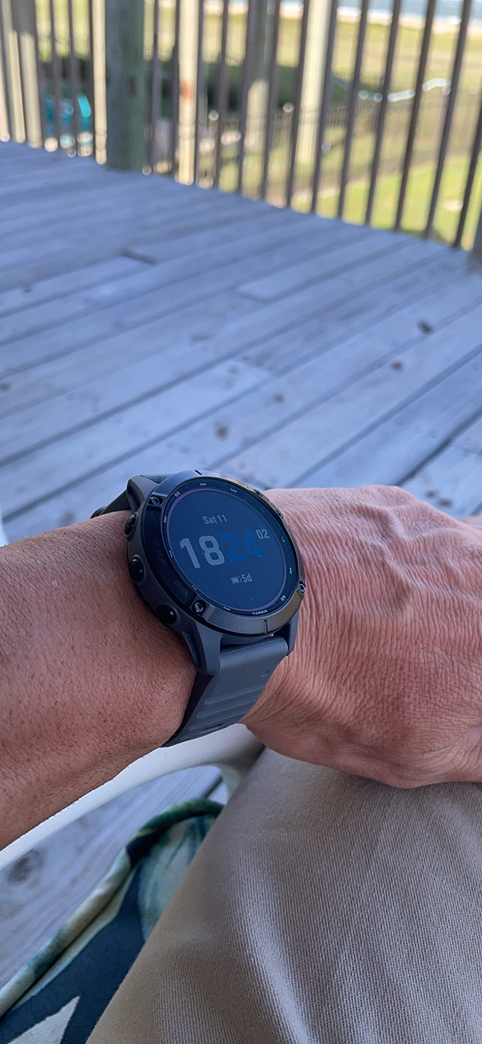 Garmin 010-02410-10 Fenix 6 Pro Solar, Multisport GPS Watch with Solar Charging Capabilities, Advanced Training Features and Data, Black with Slate Gray Band customer photo 1