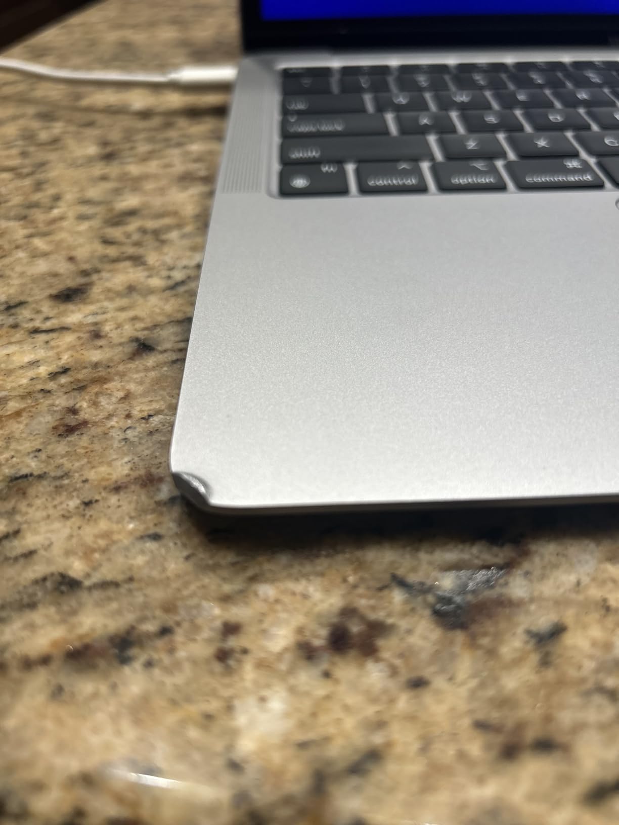 Apple MacBook Air Late 2020 with Apple M1 Chip (13.3 inch, 8GB RAM, 256GB SSD) Space Gray (Renewed) customer photo 2