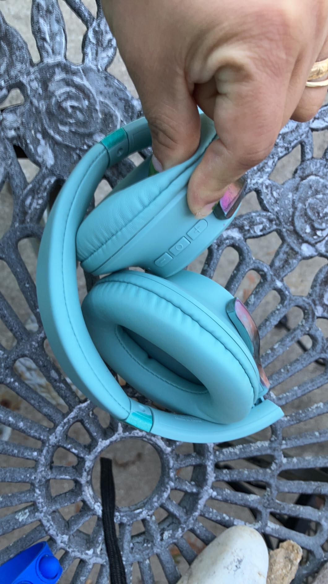 KVIDIO Bluetooth Headphones Wireless Over Ear Headsets 65H Playtime customer photo 2