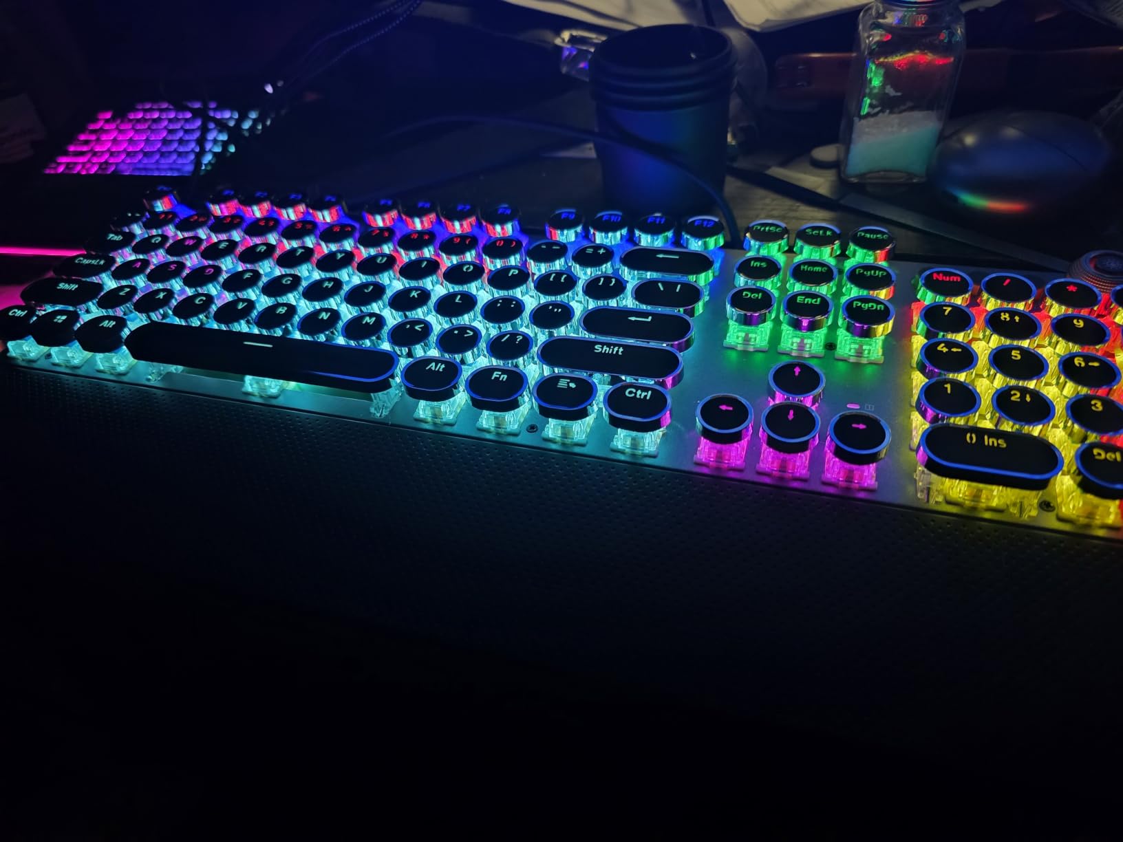 AULA F2088 Typewriter Style Mechanical Gaming Keyboard Wired, 104 Keys customer photo 1
