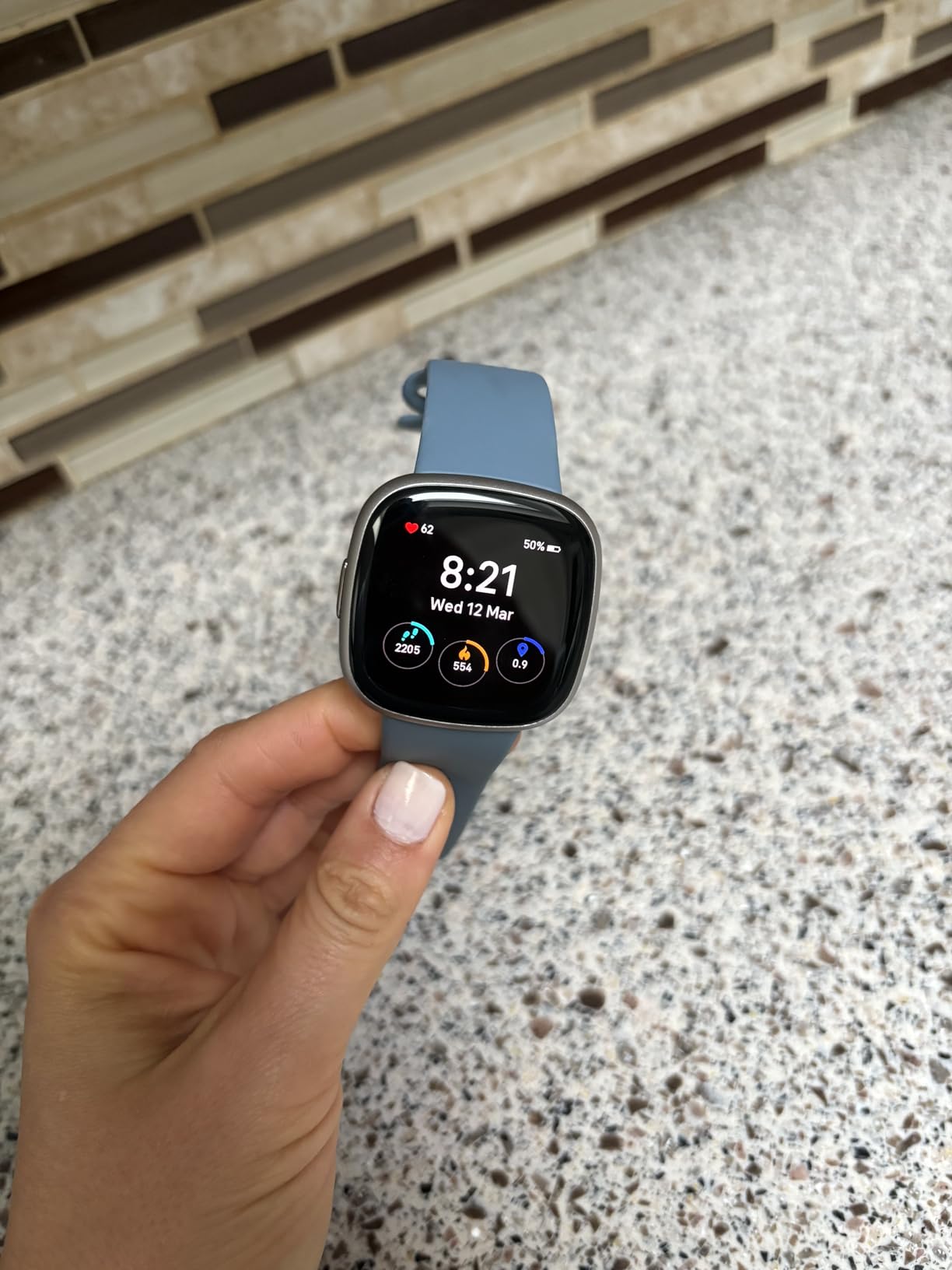 Fitbit Versa 4 Health & Fitness Smartwatch with GPS, 24/7 Heart Rate, Sleep Tracking, Workout Modes, Built-in Alexa, Water Resistant, 6+ Day Battery Life - Black customer photo 1