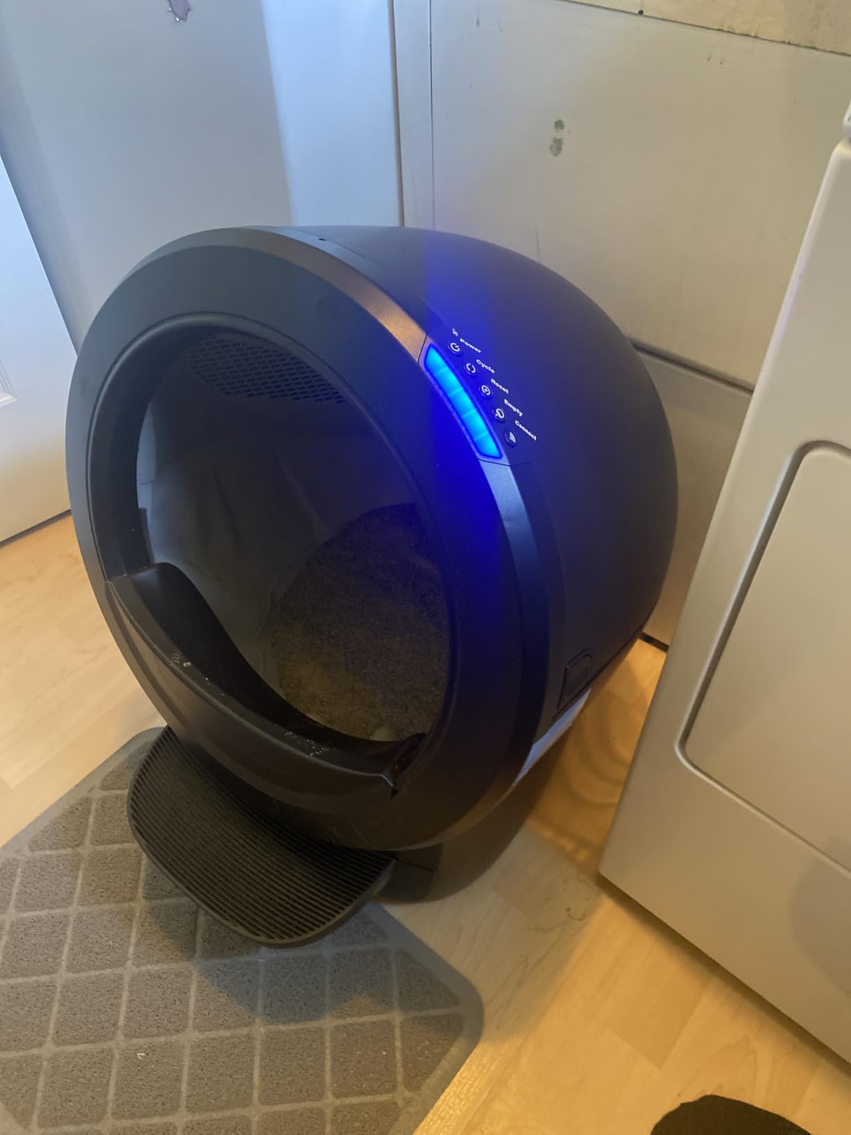 Whisker Litter-Robot 4 with Step & Fence, Black - Automatic customer photo 1