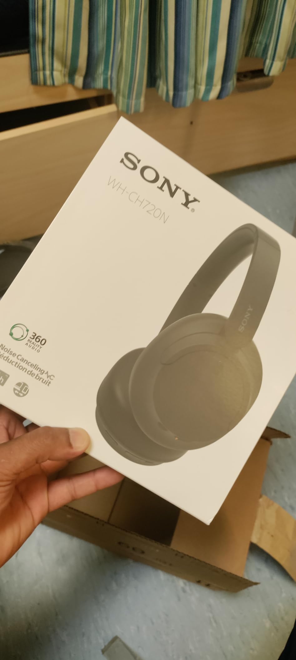 Sony WH-CH720N Wireless Noise Cancelling Over-Ear Headphones, White customer photo 2