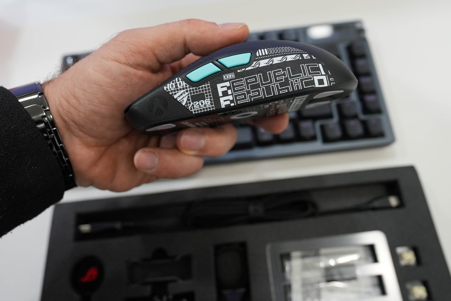 ASUS ROG Harpe Ace Aim Lab Wireless Esports Gaming Mouse – Aim Lab Settings Optimizer, Pro-Tested, Right-Handed, 54g Lightweight, Tri-Mode Connectivity, 36K DPI, 90Hr Battery, PC/Mac Support - Black customer photo 1