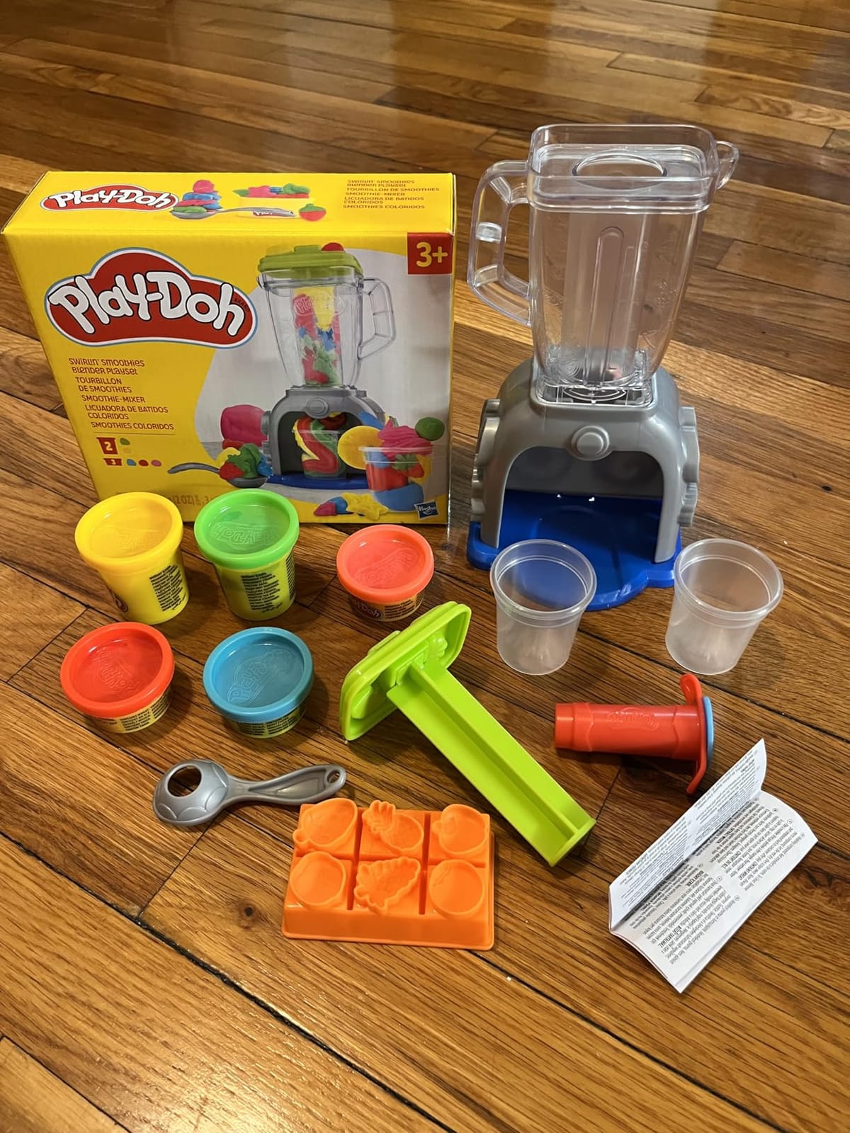 Play Doh Swirlin' Smoothies Toy Blender Playset, Play Kitchen Appliances, Kids Arts and Crafts Toys for 3 Year Old Girls and Boys and Up customer photo 2