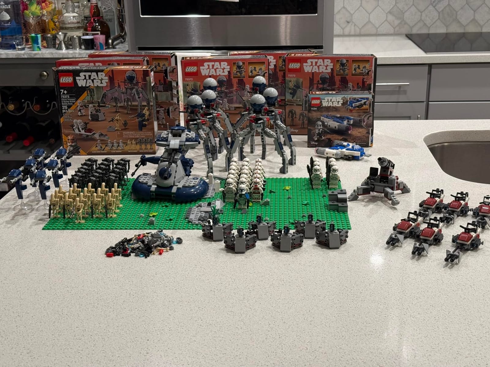 LEGO Star Wars Clone Trooper & Battle Droid Battle Pack Set for Kids, Buildable Toy Speeder Bike Vehicle, Tri-Droid and Defensive Post, Collectible, Gift for Boys and Girls Aged 7 and Up, 75372 customer photo 2