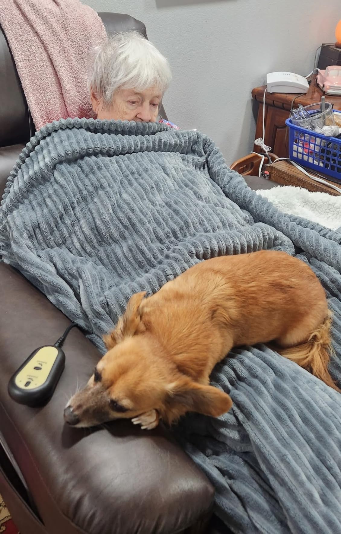 Bedsure GentleSoft Ribbed Blanket customer photo 2