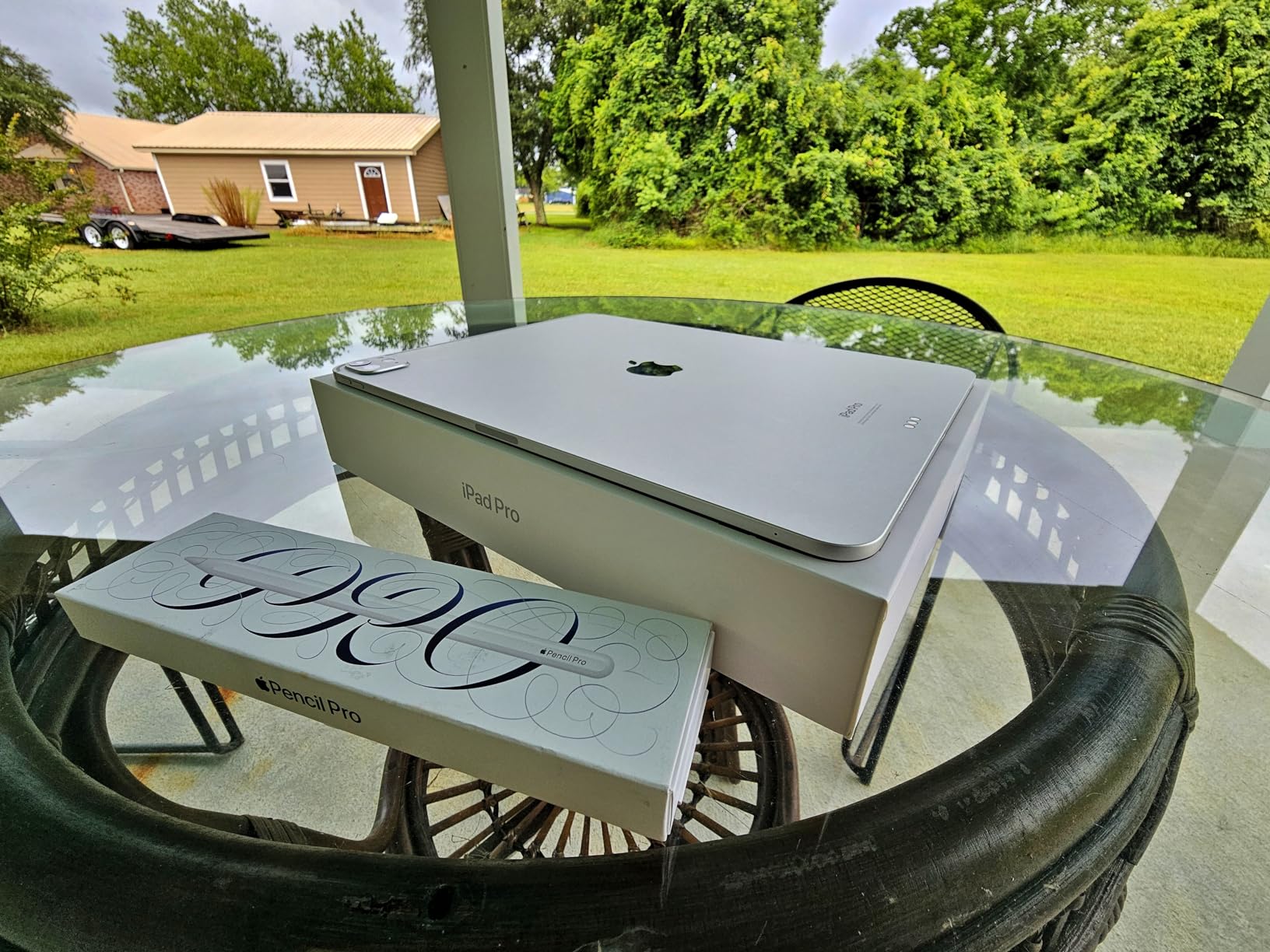 Apple iPad Pro 13-inch M4 customer photo 2