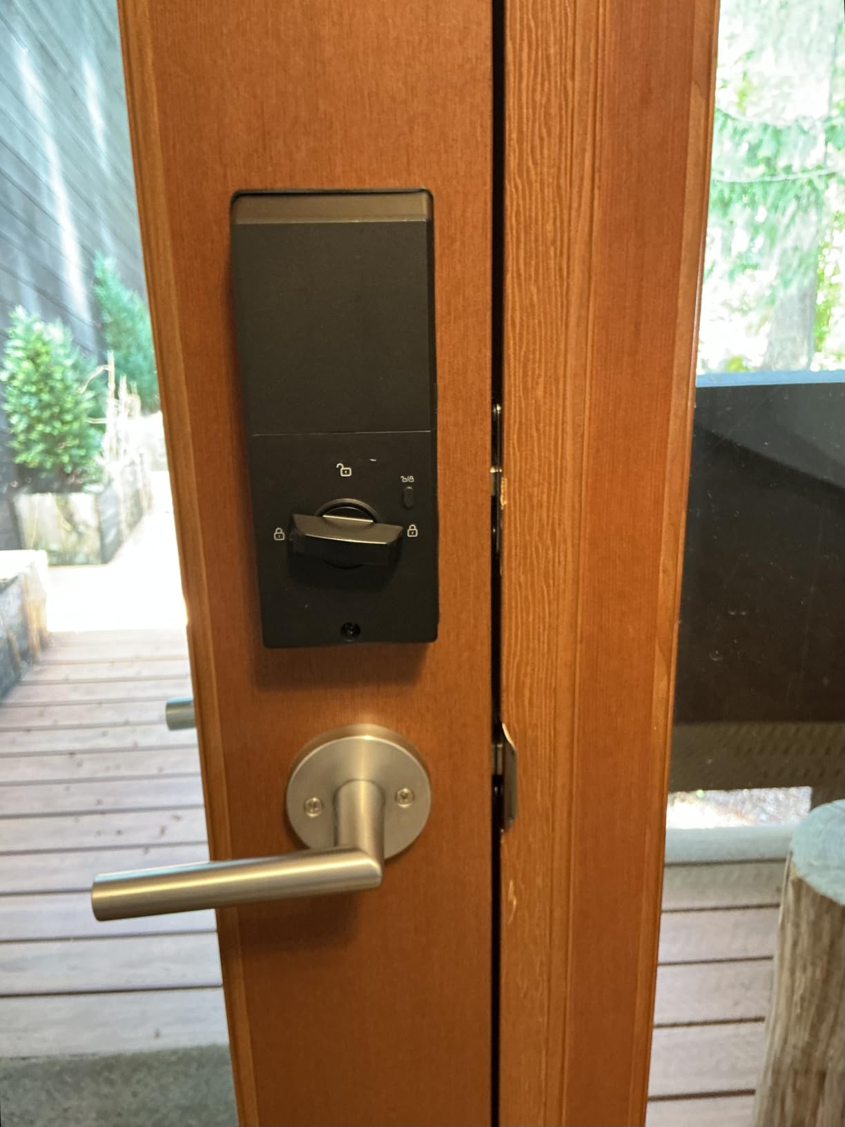 Ulecoce Fingerprint Keypad Deadbolt with Knob Set, Keyless Entry Door Lock with App Control, Door Locks for Front Door, Auto Lock＆One-Touch Lock, 100+ User Codes＆5 Keys, Easy Installation, Matte Black customer photo 2