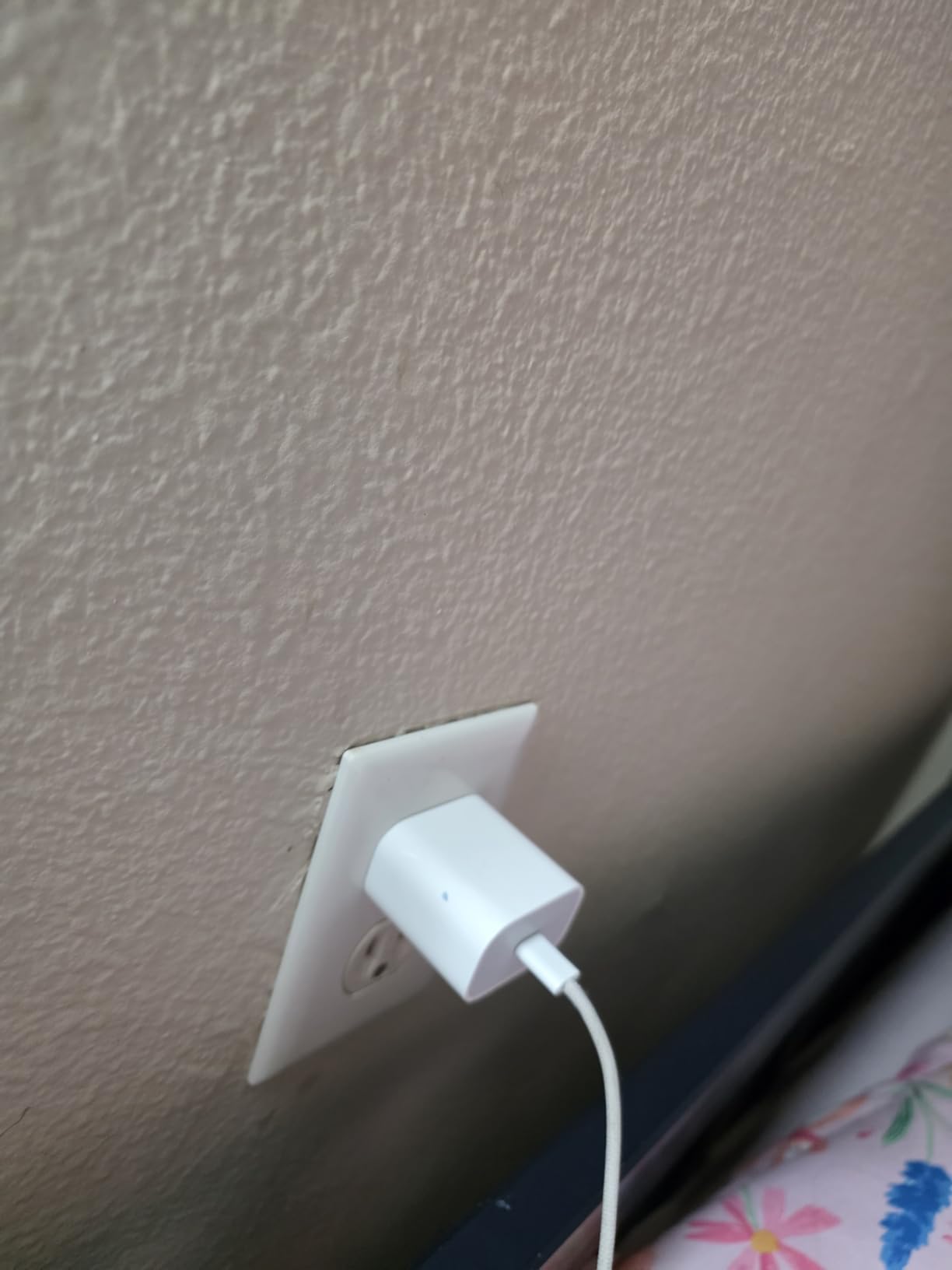 Apple 20W Compact Adapter customer photo 2