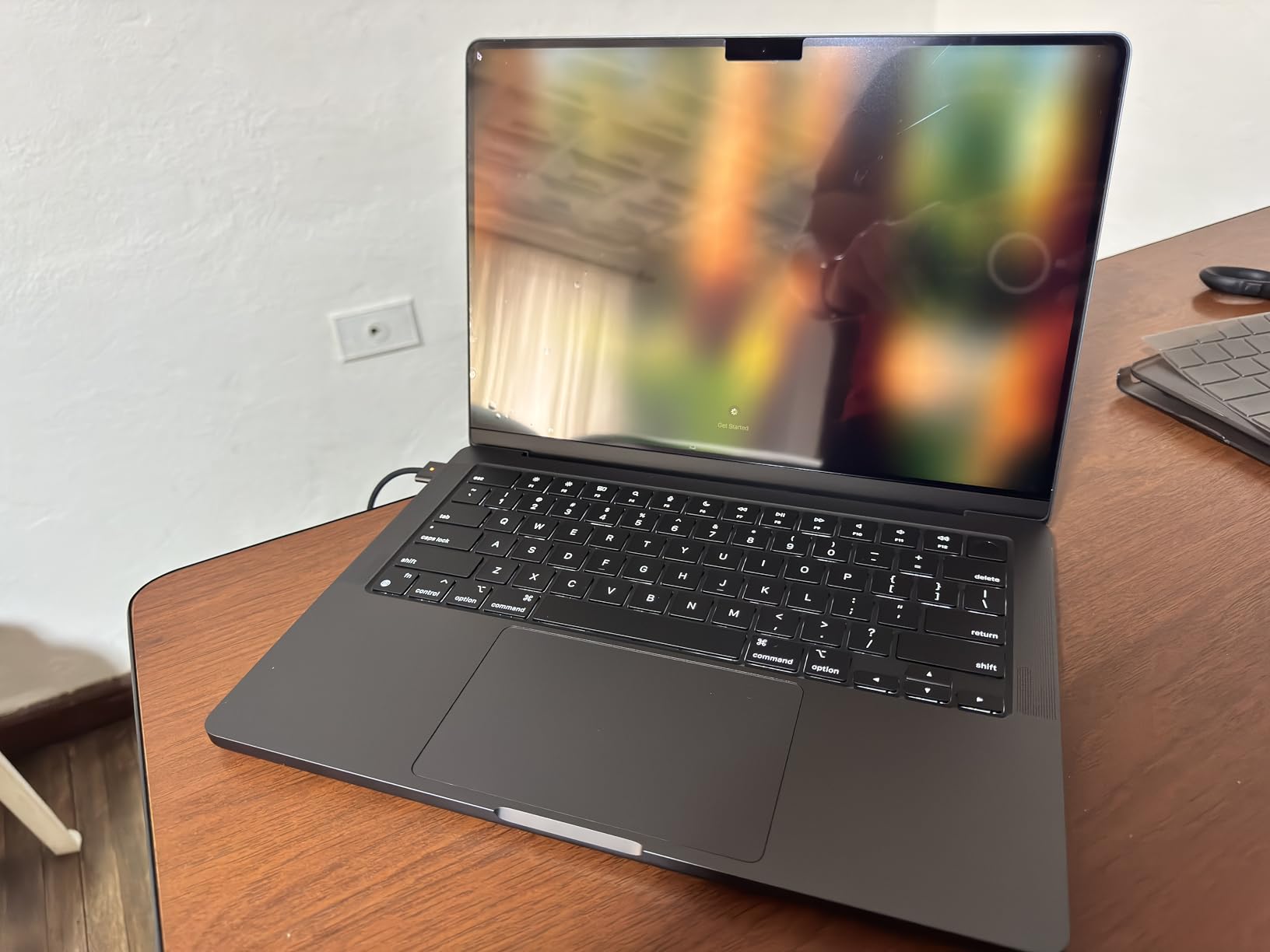 Apple 2024 MacBook Pro Laptop with M4 Pro, 12‑core CPU, 16‑core GPU: Built for Apple Intelligence 14.2-inch Liquid Retina XDR Display, 24GB Unified Memory, 512GB SSD Storage; Space Black customer photo 2