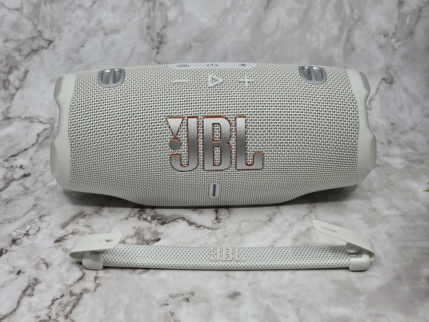 JBL Charge 6 customer photo 1