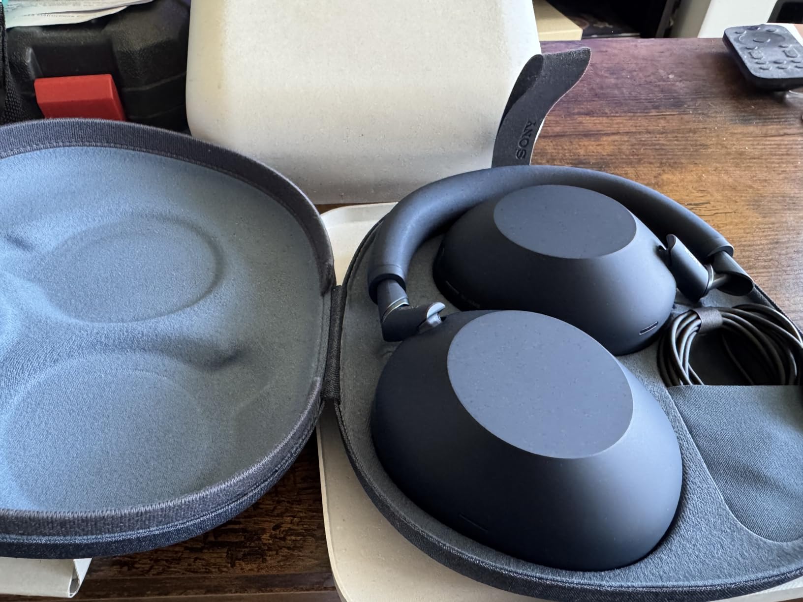 Sony WH-1000XM6 The Best Noise Cancelling Wireless Headphones, Black customer photo 1