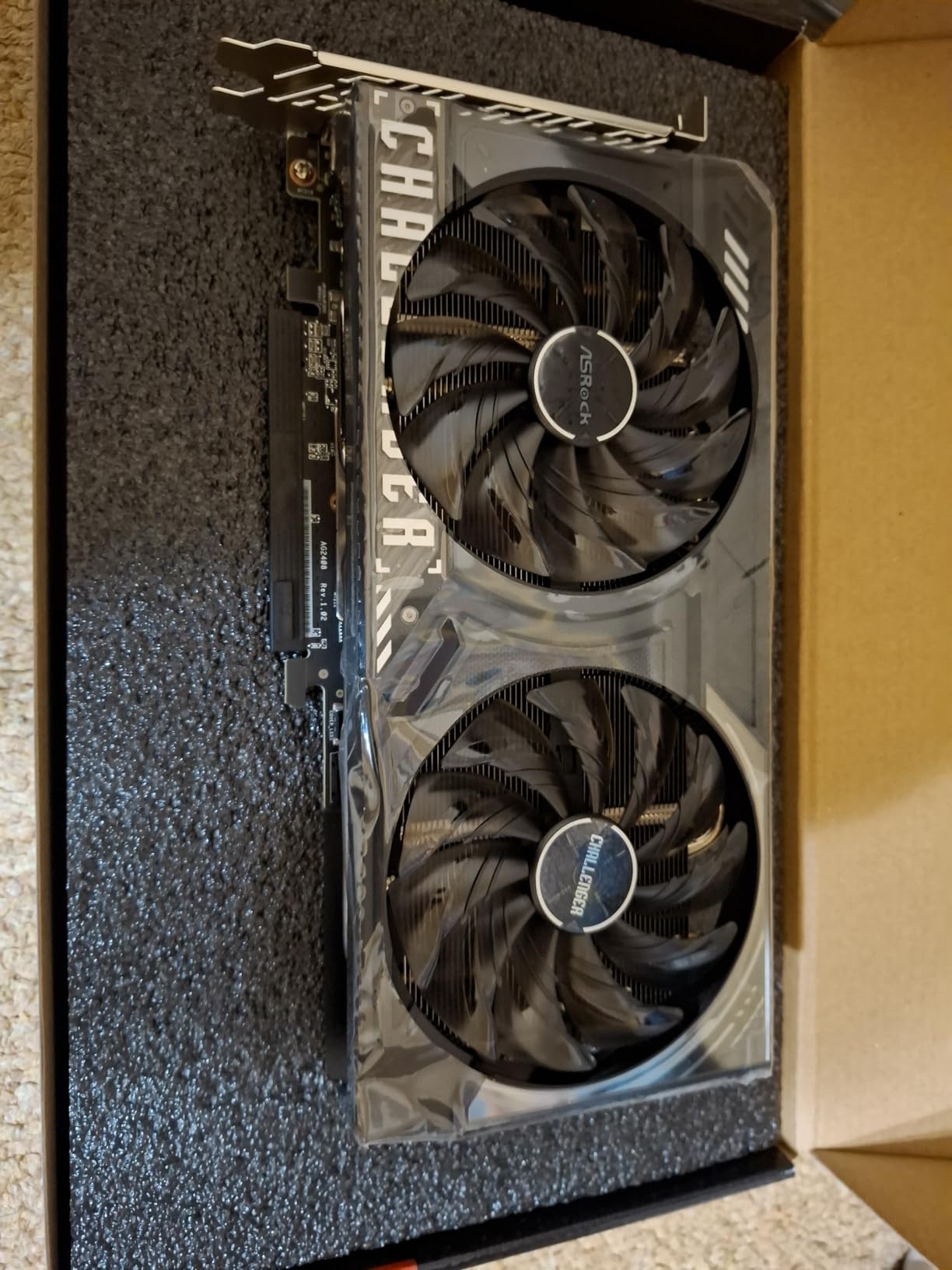 ASRock RX 9060 XT 16GB customer photo 2