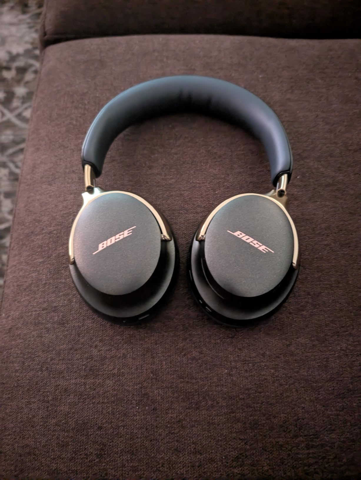 Bose QuietComfort Ultra Bluetooth Headphones (2nd Gen), Wireless Headphones with Spatial Audio, Over Ear Noise Cancelling with Mic, Up to 30 Hours of Play time, Desert Gold - Limited Edition Color customer photo 1