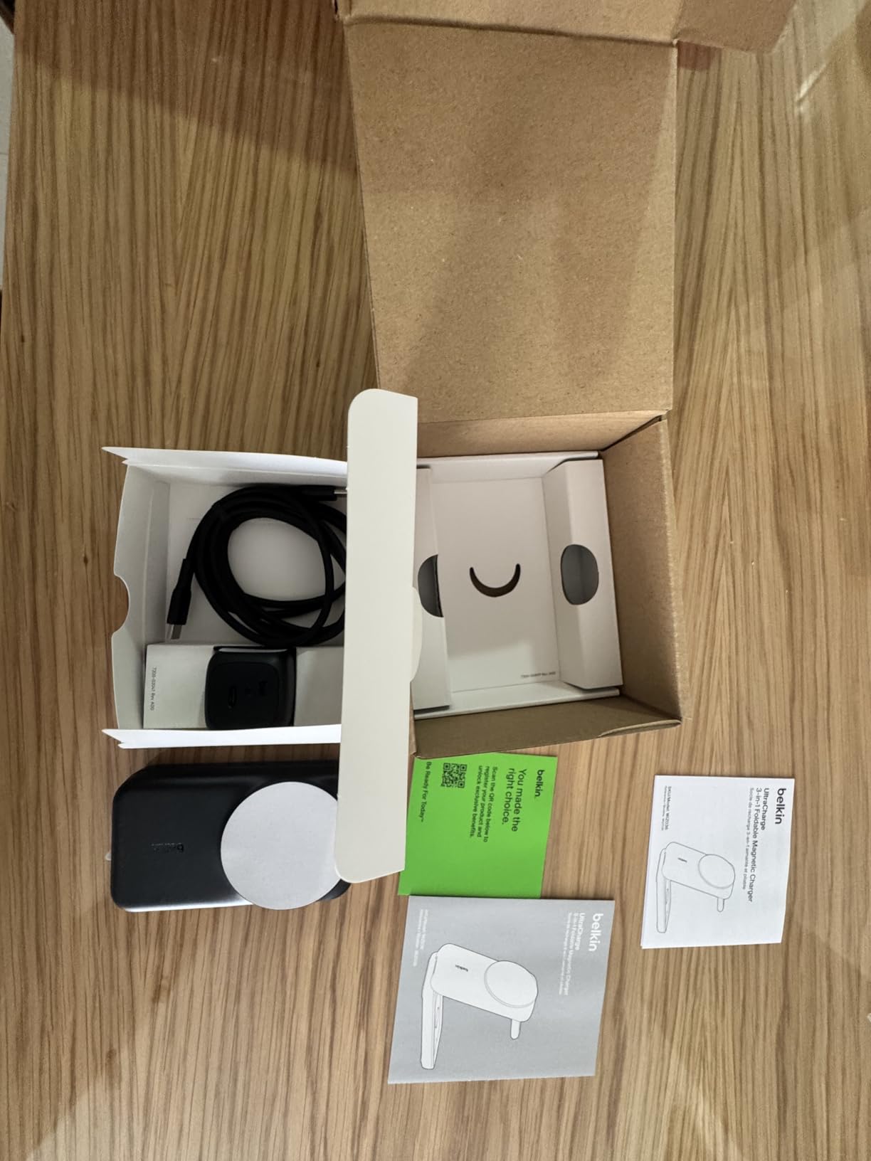 Belkin Qi2.2 25W Wireless 3 in 1 Foldable Fast Charging Station for iPhone customer photo 1