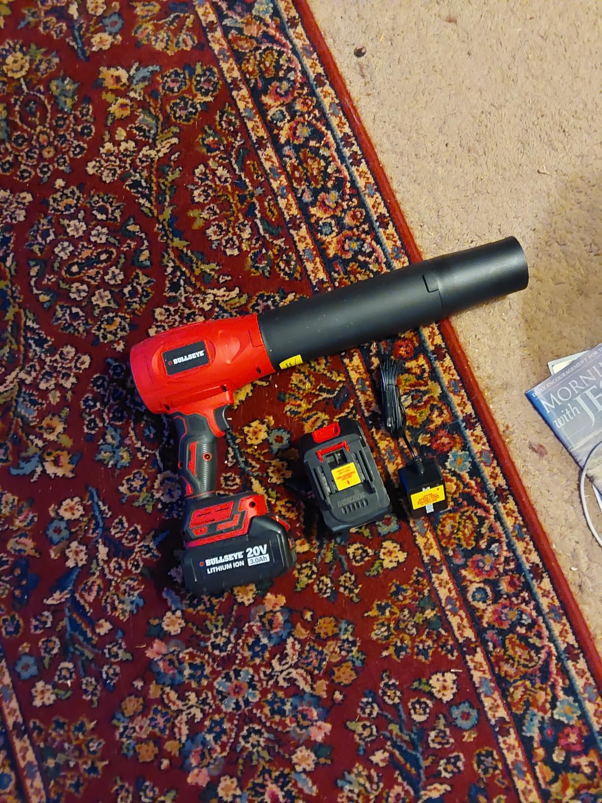Bullseye Blower Cordless Leaf Blower, Handheld Turbo Jet with 2 Batteries, 20V 350W Electric Air Power for Patio, Garage Cleaning and Car Drying, As Seen on TV customer photo 1