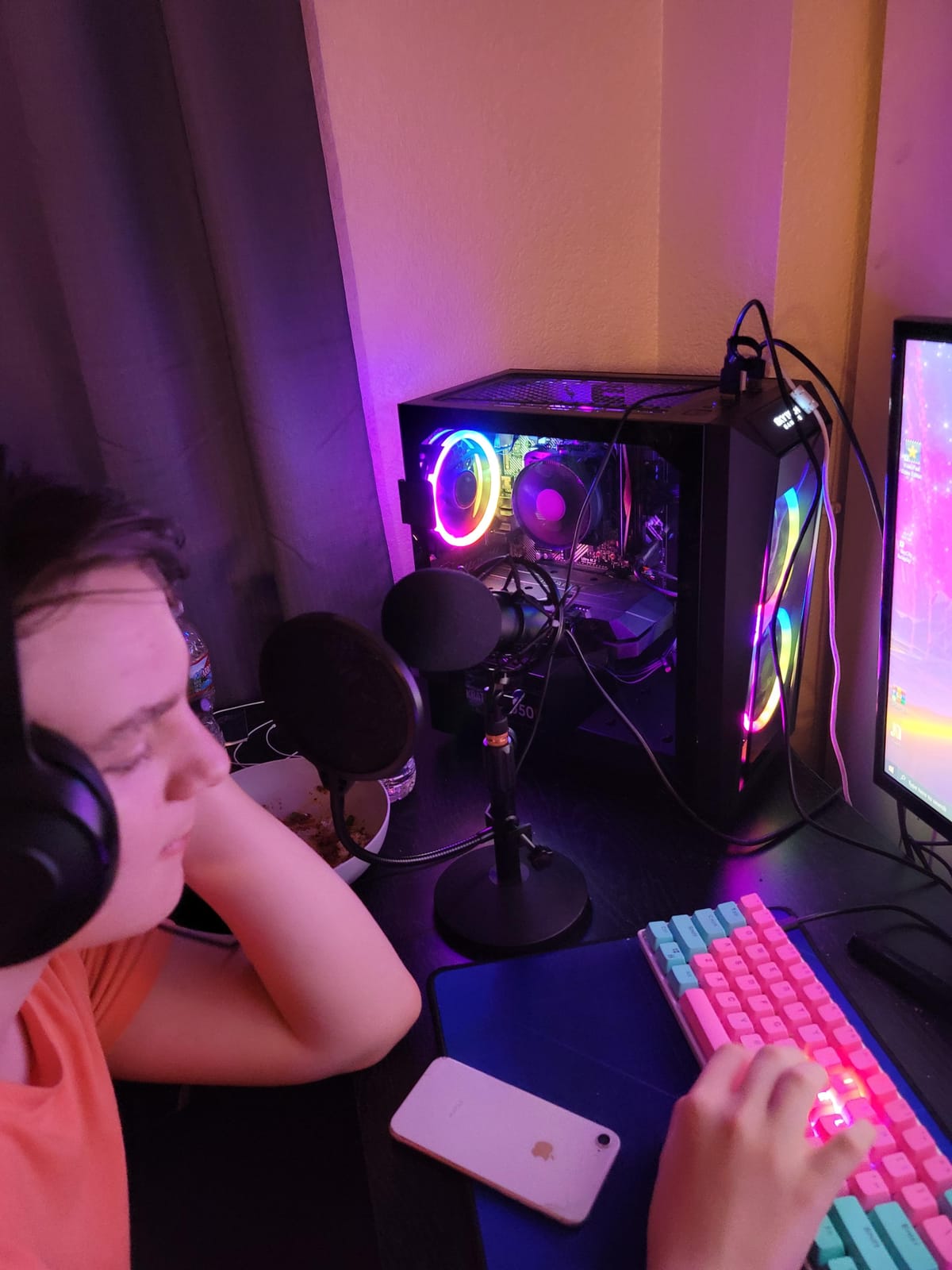 Skytech Azure 9850X3D customer photo 1