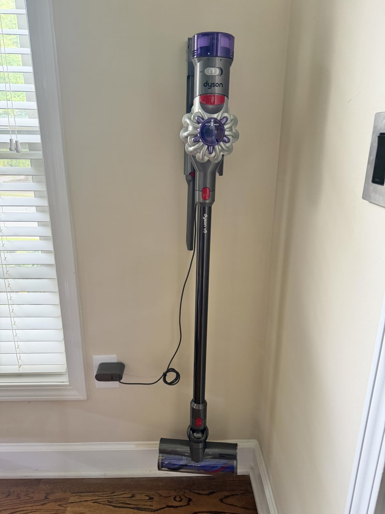 Dyson V8™ Cordless Vacuum customer photo 2